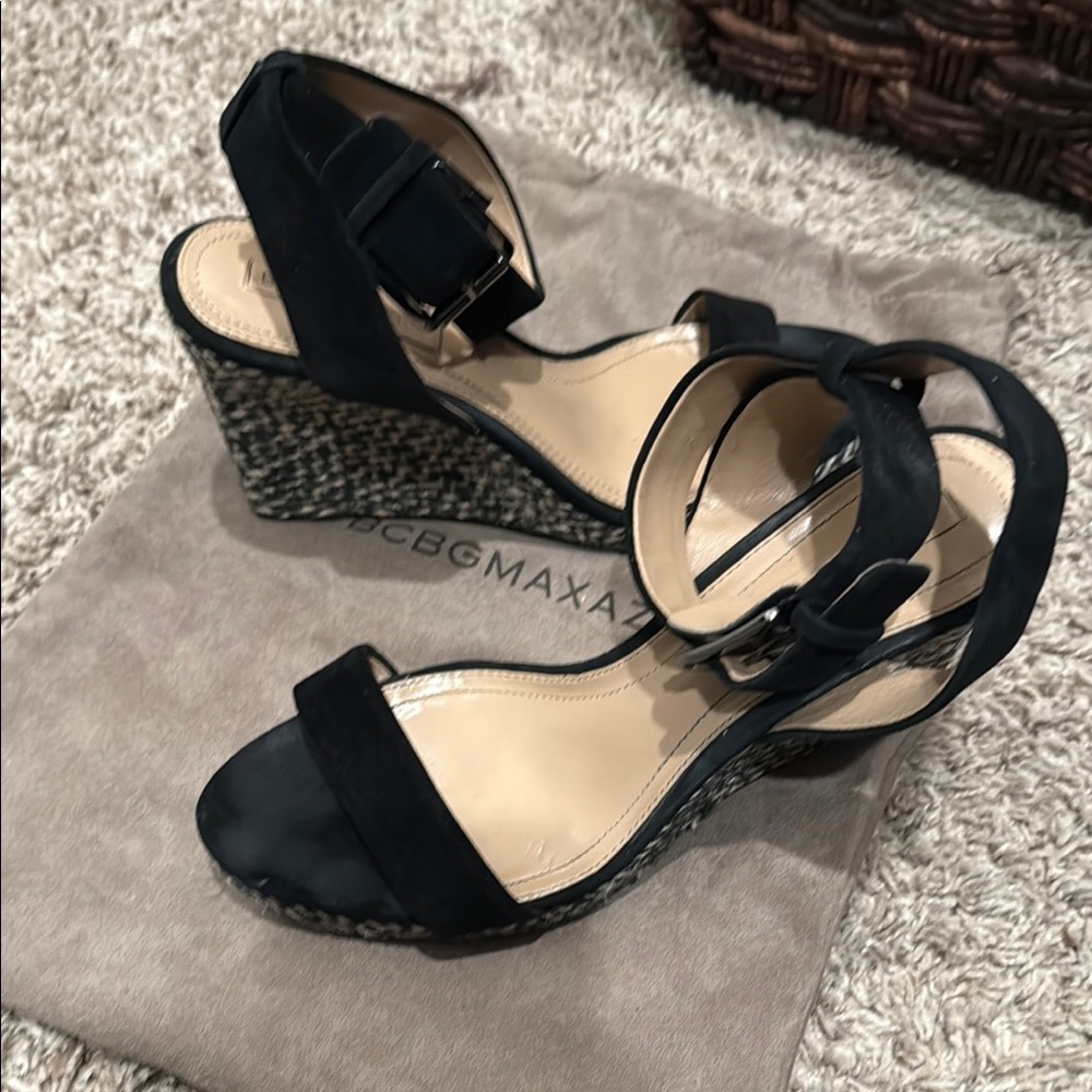 BCBGMaxAzria Black Wedge Sandals with Strappy Design